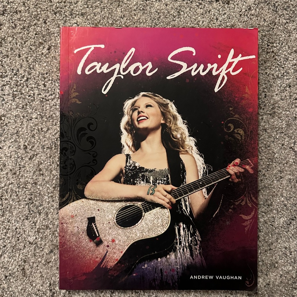 Taylor Swift Book by Andrew Vaughan